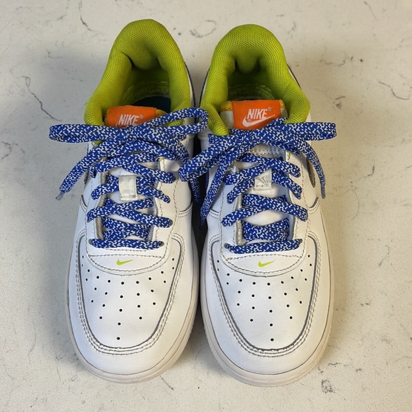 Nike Air Force 1 LV8 "Phygital" Grade School Boys' Shoe Size 1Y (DQ7770-100) - Picture 3 of 17